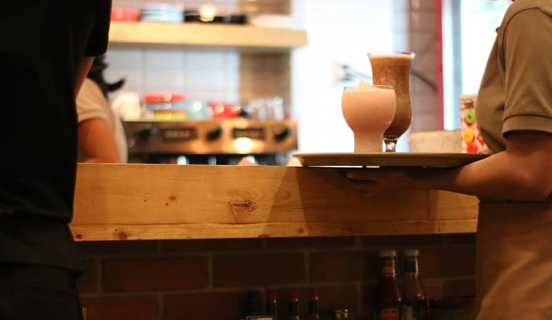 tarjoilija ravintola palvelut palveluammatit