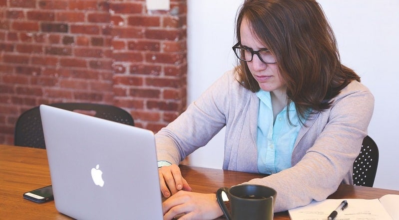 opiskelija opintotuki opintoraha opinnot opintolaina talous raha tietokone