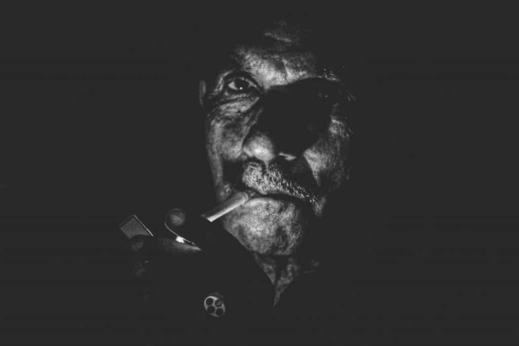 Syntisten alojen osakkeet tuovat ylituotto. Synti kannattaa, mutta onko se oikein.