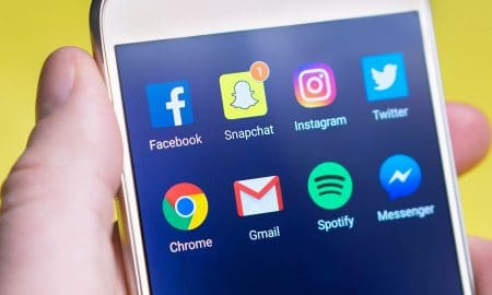 Snapchat, Facebook ja sosiaalisen median kaksintaistelu esimerkkinä sijoitusstrategiasta