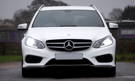 Mercedes Benz maine auto autoilu henkilöauto talous