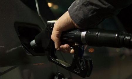 tankkaaminen polttoaine bensiini talous autoilu