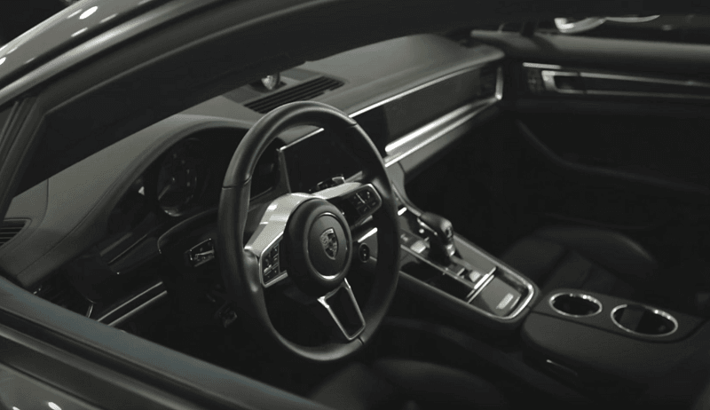 auto ohjaamo ratti Sports Car Center autokauppa