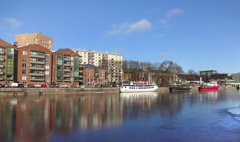 Turku Aurajoki kaupunki asuminen asunnot talous asuntosijoittaminen