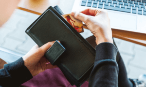 pankkipalvelut luottokortti pankkikortti lompakko talous