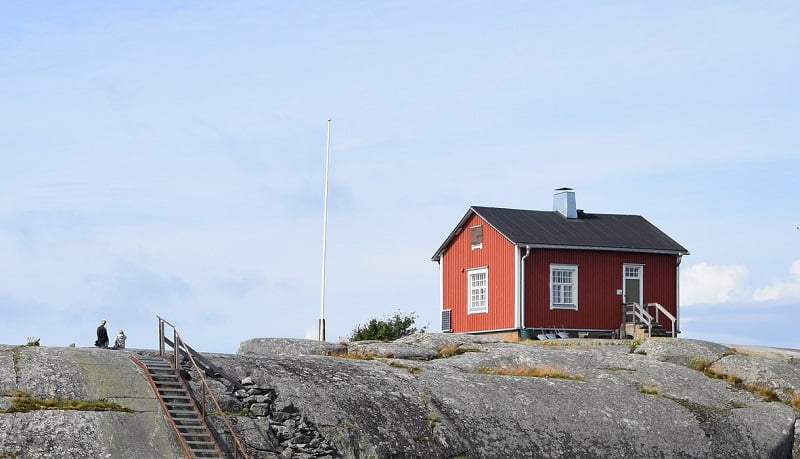 saaristo mökki kesämökki Suomi luonto kallio