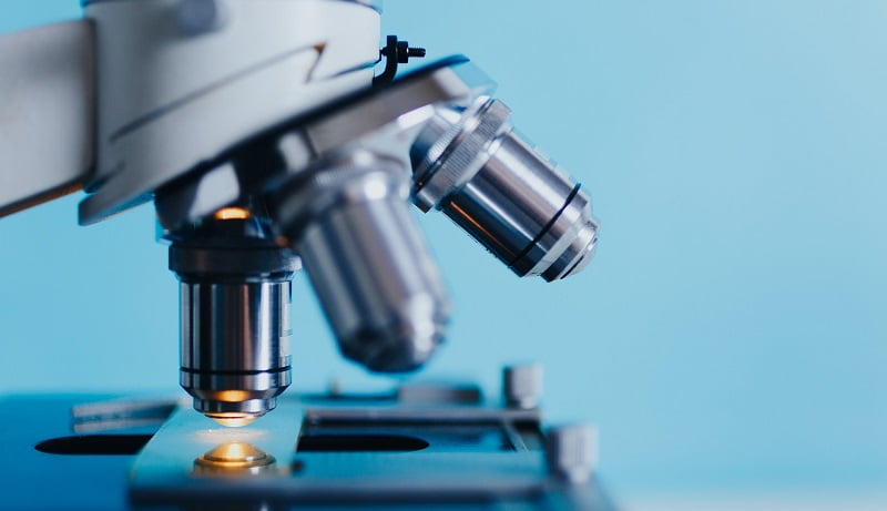 laboratorio tutkimus mikroskooppi biolääketiede