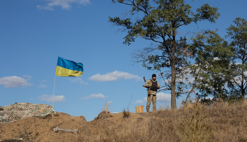 Ukraina lippu sotilas Ukrainan kriisi sota