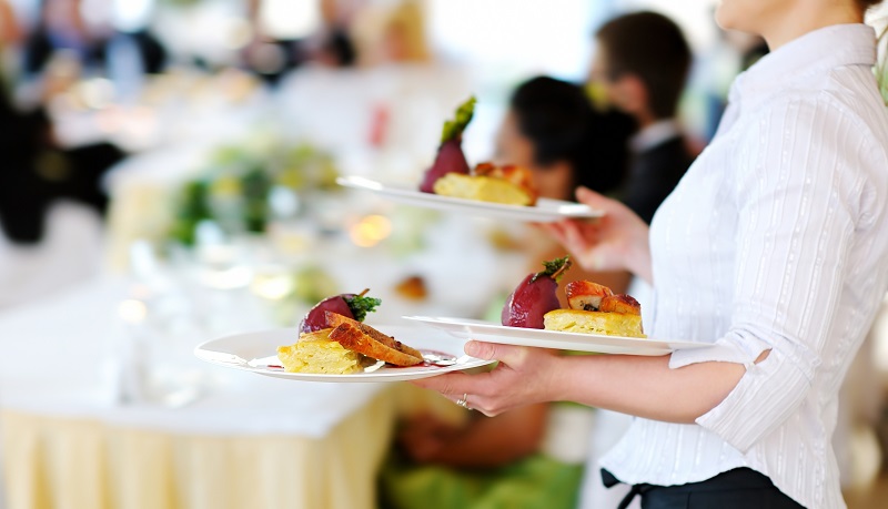 tarjoilija ravintola matkailu ruoka