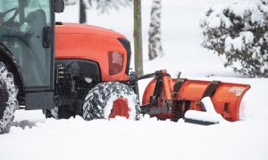 lumi talvi traktori