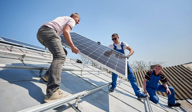 aurinkopaneelit aurinkopaneelijärjestelmä asennus energia