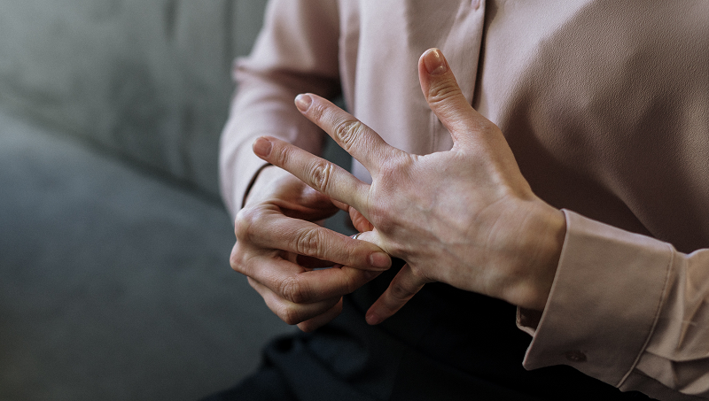 ero avioero kihlasormus