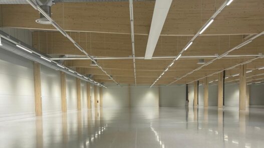 liiketilarakentaminen Tekova halli