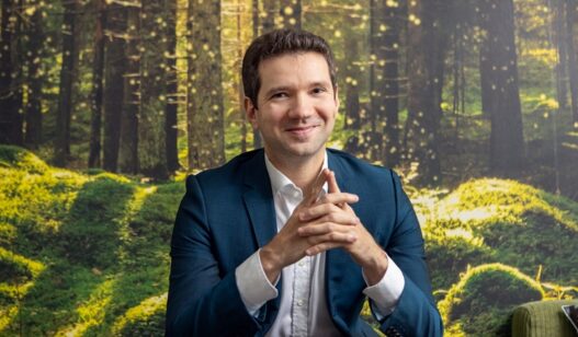 Suomen Ekonomien elinkeinopolitiikan erityisasiantuntija Ted Apter