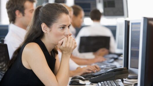 kurssilasku kurssiromahdus pelko pettymys