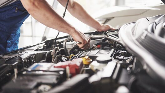 auton huolto korjaus autoilu