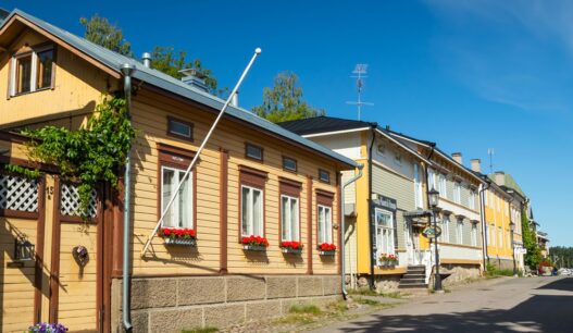 omakotitalot katu Naantali