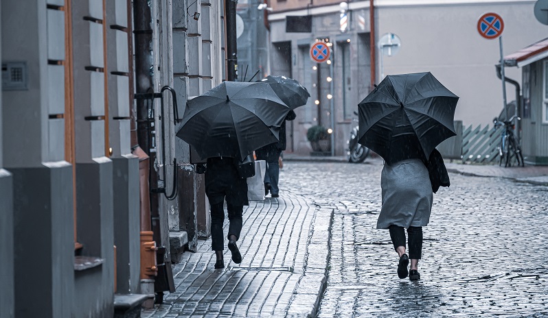 syyskuu sade sateenvarjot