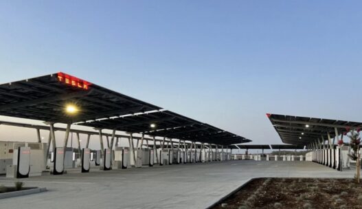 Tesla Supercharger Kalifornia