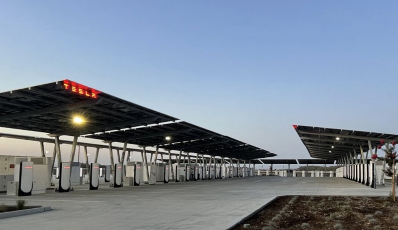Tesla Supercharger Kalifornia