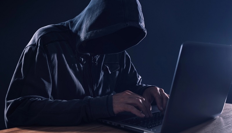 kyberrikollinen huijari