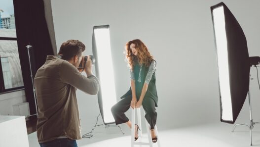 valokuvaaja freelancer kevytyrittäjä yrittäjä malli