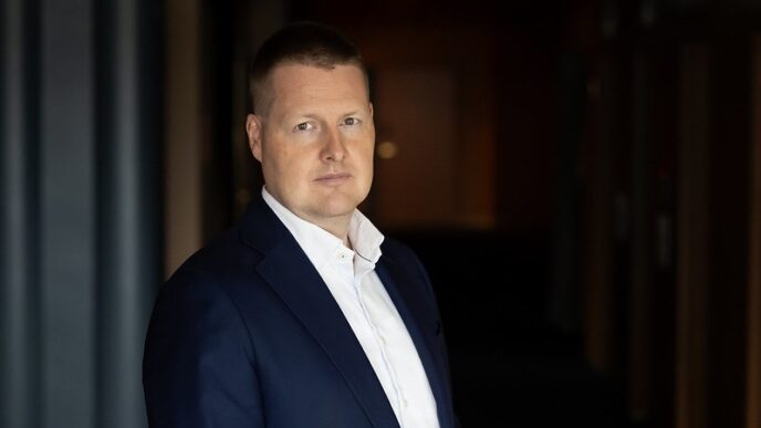 Sami Pakarinen johtaja EK